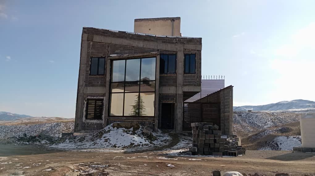 Main façade during construction